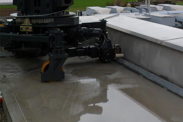 The Machine performs its movements with the help of L- guides manufactured from angles laid on the building terrace.  